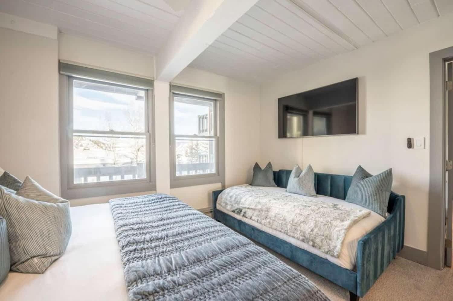 Renovated 2 Bedroom Condo W Hot Tub -Mountain Views! สโนว์แมส วิลเลจ ภายนอก รูปภาพ